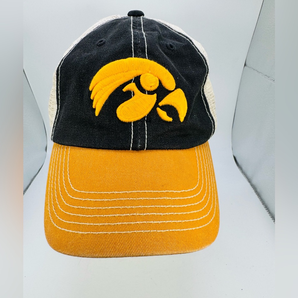 Iowa Hawkeyes Mesh SnapBack Hat Cap Top Of The World Brand